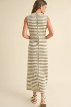 Load image into Gallery viewer, MIOU MUSE - STRIPED KNITTED DRESS
