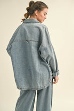 Load image into Gallery viewer, WASHED SNAP BUTTON DENIM SHACKET
